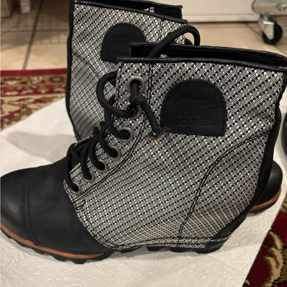 Women’s sorel wedged boots